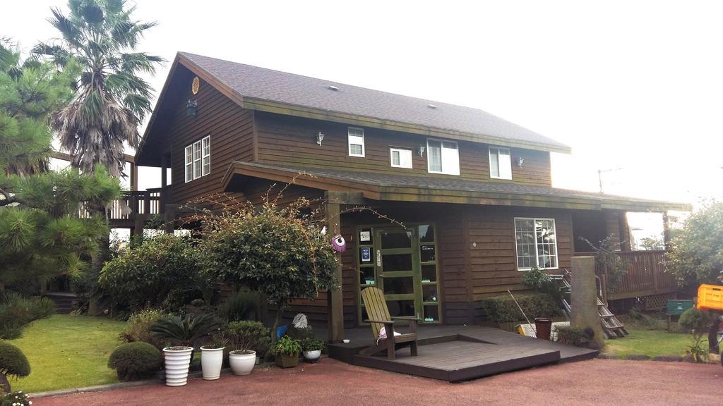 Namu Hyanggi Pension Jeju Exterior foto