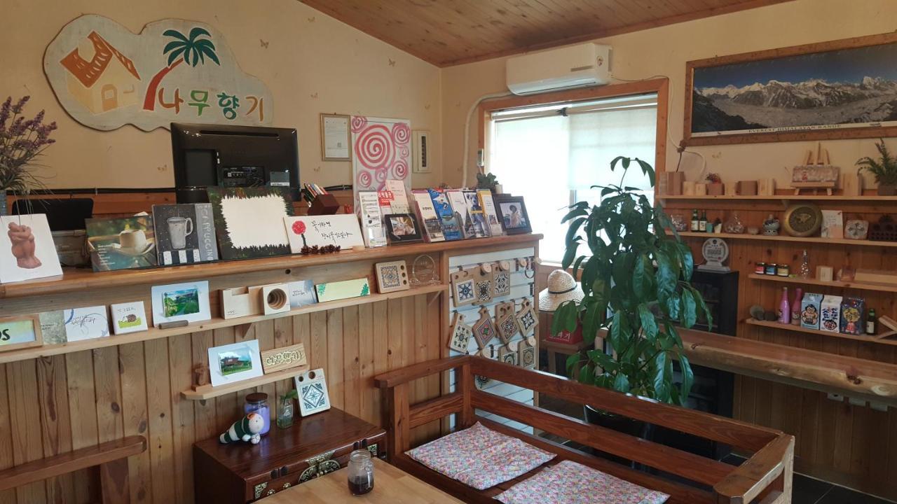 Namu Hyanggi Pension Jeju Exterior foto